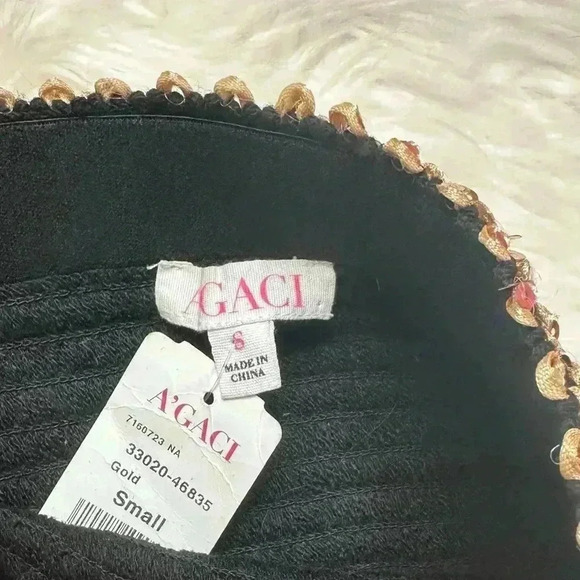 Agaci- Gold and Black Sequined skirt - Small - Picture 3 of 5